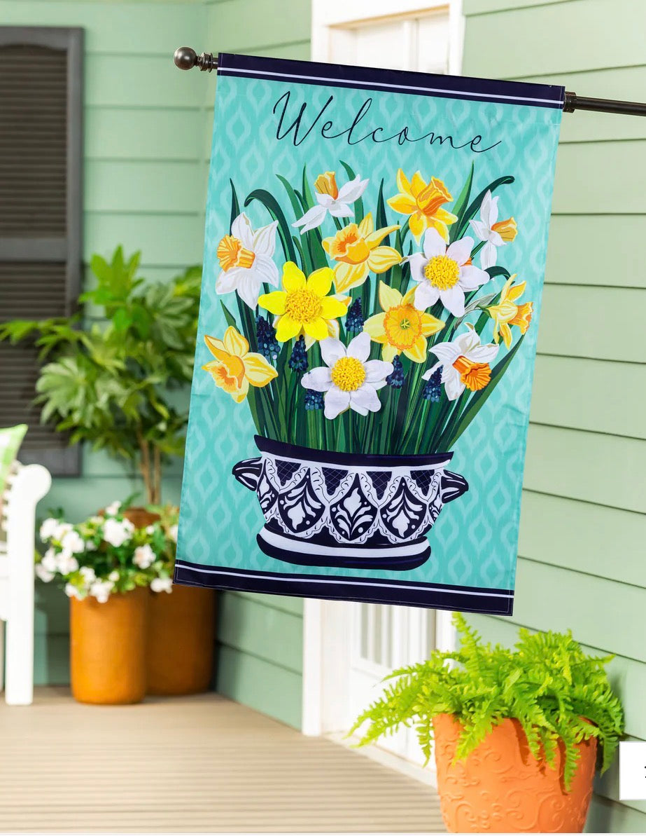 Evergreen Delft Daffodil Applique House Flag