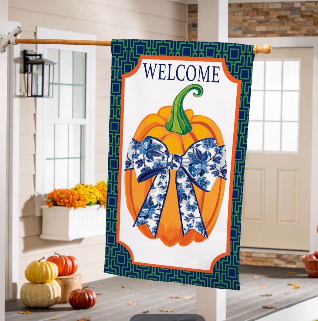 Evergreen Pumpkin With Chinoiserie Bow Burlap Flag, House Sku: BFWFZHBHF525