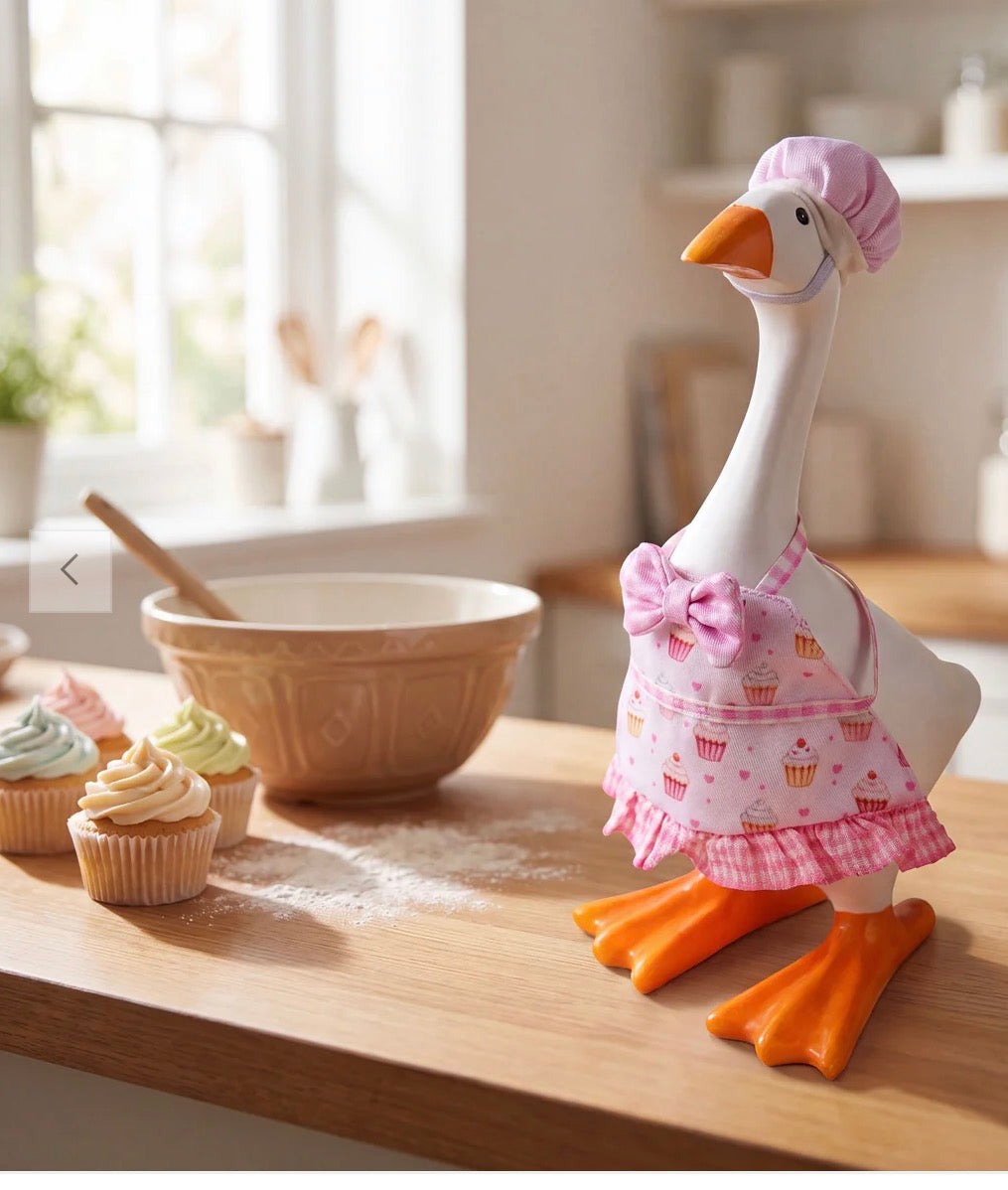 Evergreen Gordy the Desktop Goose Hillside Pasture Table Decor Fabric Accessory Set, Baker