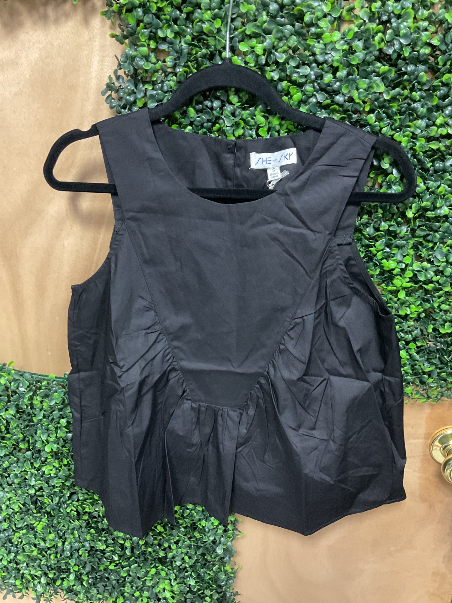 She + Sky sleeveless ruffle detail black