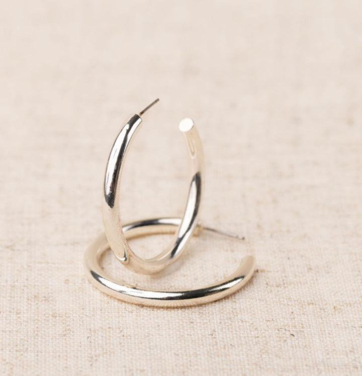 Michelle McDowell Heather Shiny Silver Earrings M