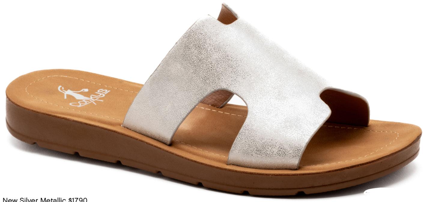 Corky’s  Bogalusa  New Silver Metallic  41-5114