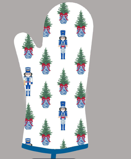 Mary Square Oven Mitt Merry Marchers