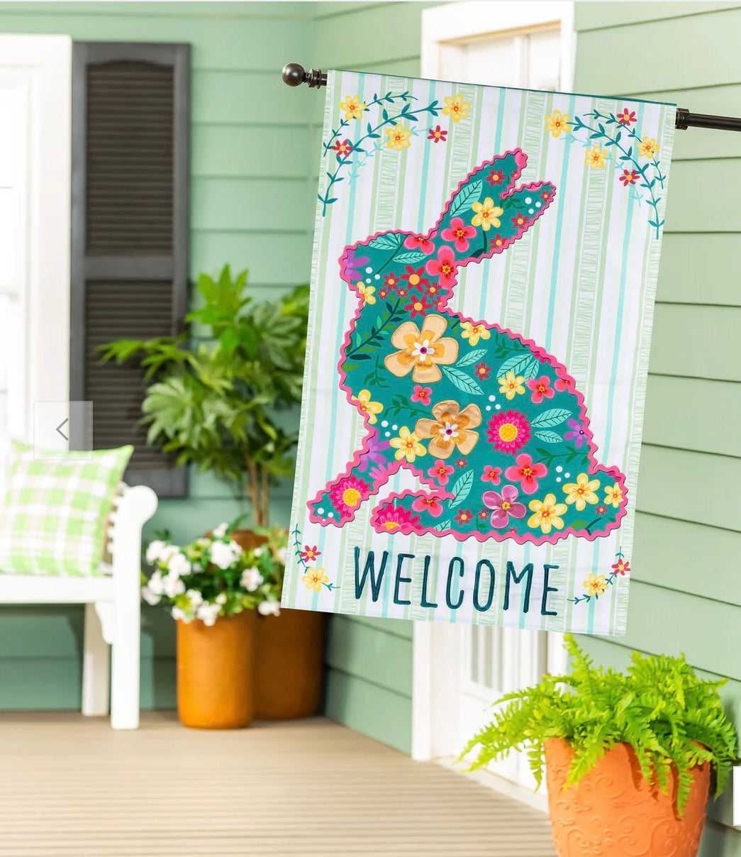 Evergreen Floral Patterned Bunny Applique House Flag