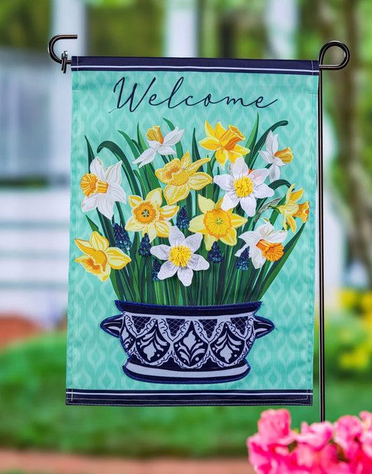 Evergreen Delft Daffodil Applique Garden Flag
