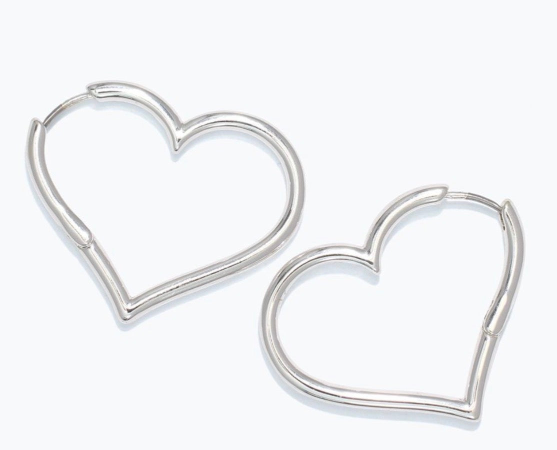 Periwinkle By Barlow Fun silver hinged hearts