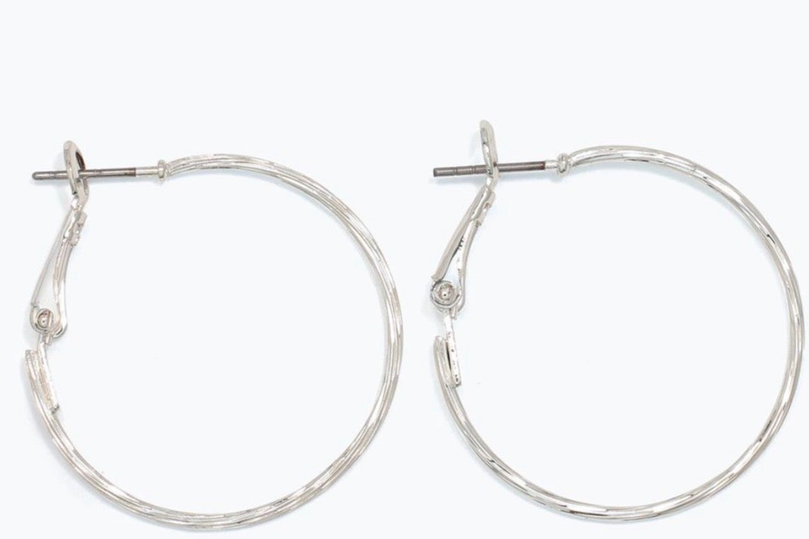 Periwinkle 8121405  Delicately textured silver hoops