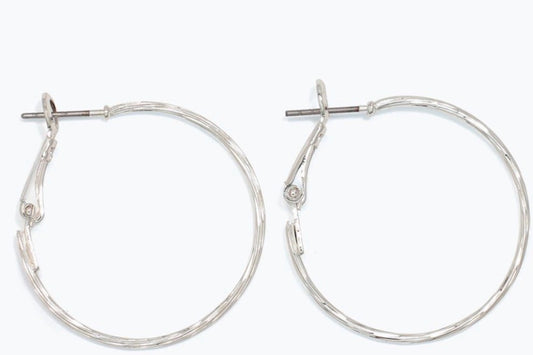 Periwinkle 8121405  Delicately textured silver hoops