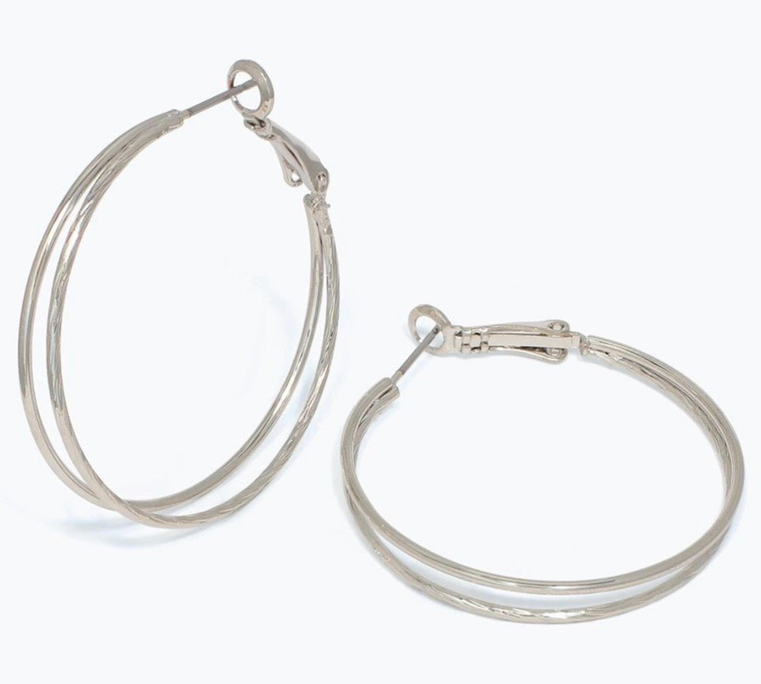 Periwinkle 8121353  Etched two-strand silver hoops