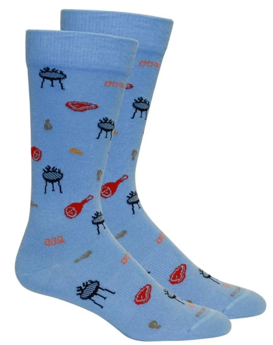 Brown dog que Della blue sock