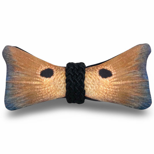 Tailin’ Ties The Redfish Black